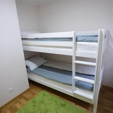 Hotel apartamentowy Mipet 3*